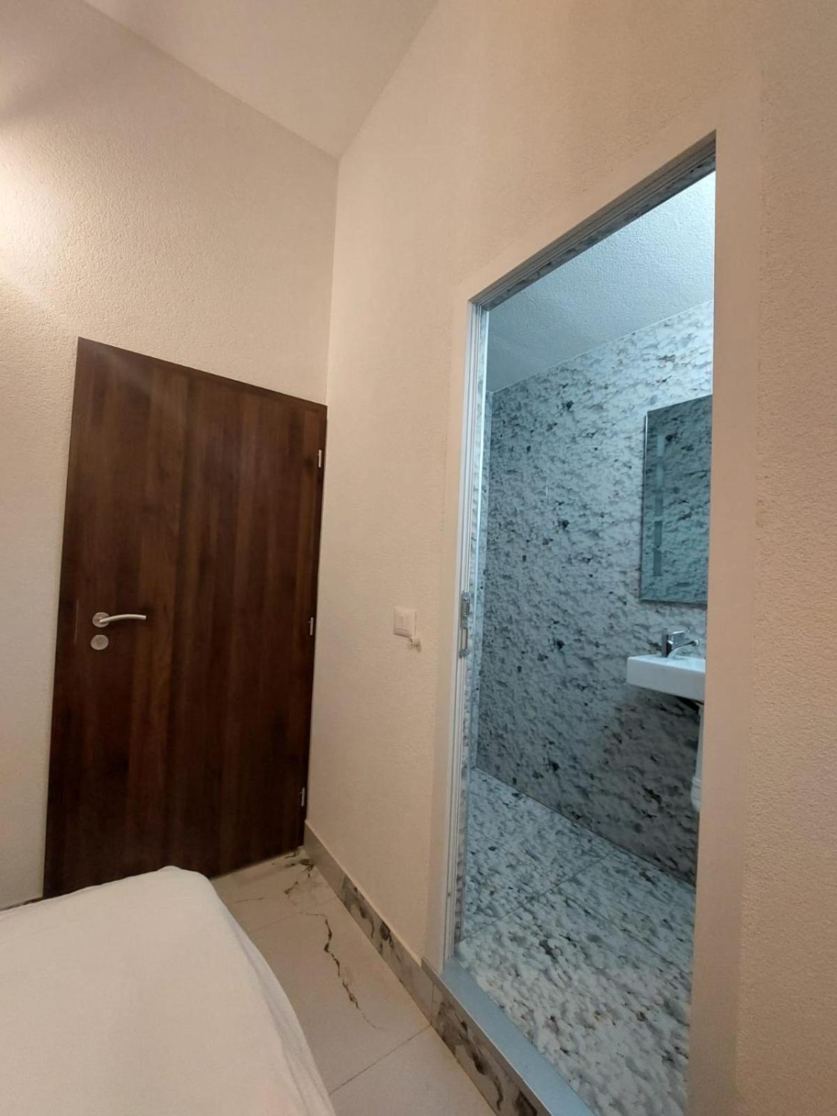 Hotel Inn Prizren Esterno foto